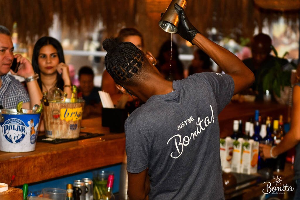 Happy Hour Bonita Beach Club Curacao