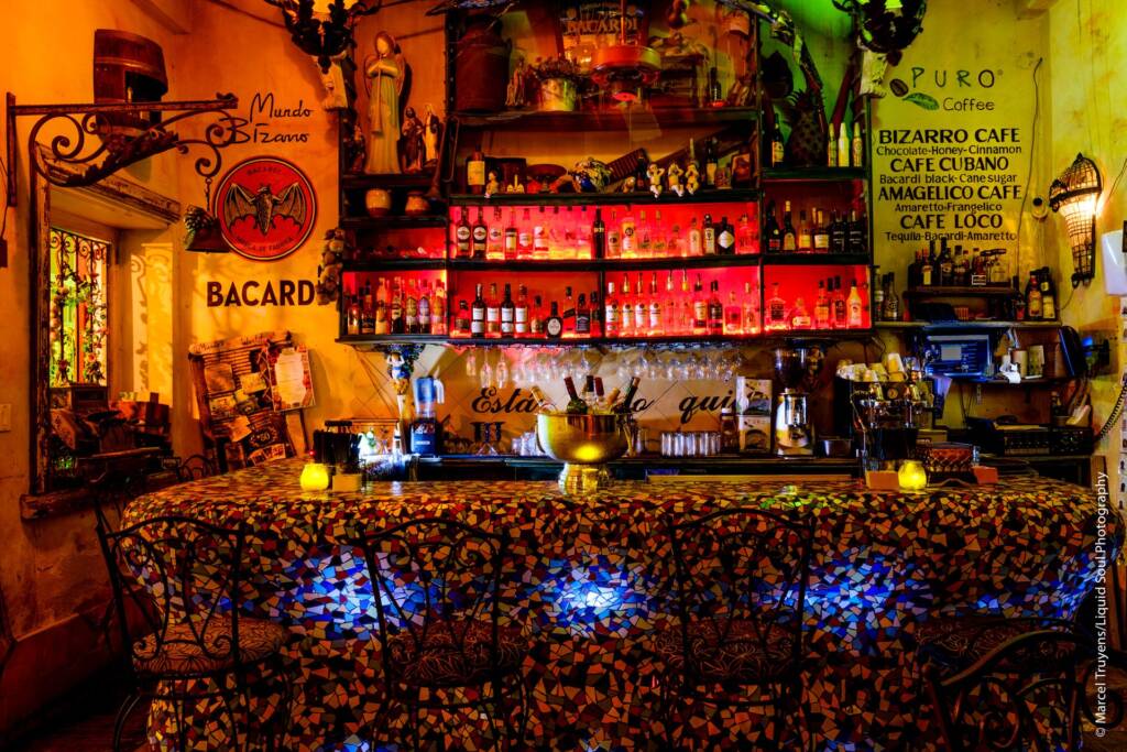 Happy Hour Mundo Bizarro Curacao